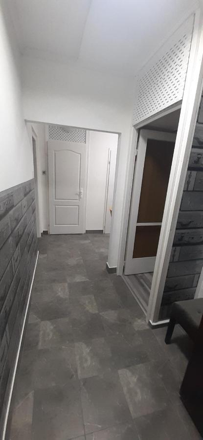 Ferienwohnung Panel Hause Kazincbarcika Exterior foto