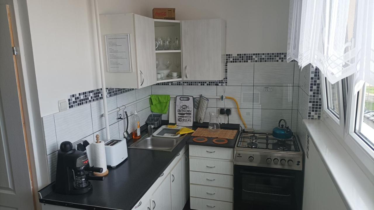 Ferienwohnung Panel Hause Kazincbarcika Exterior foto